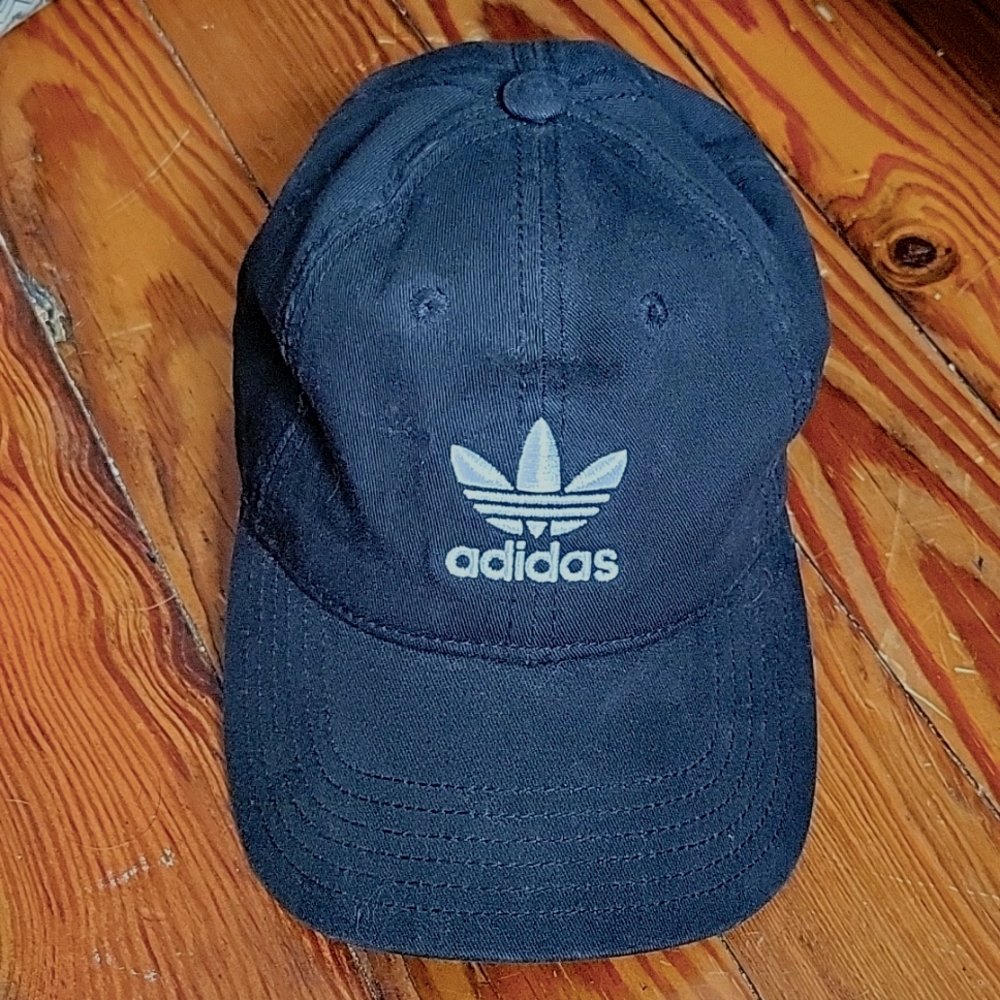 Adidas woman's hat black